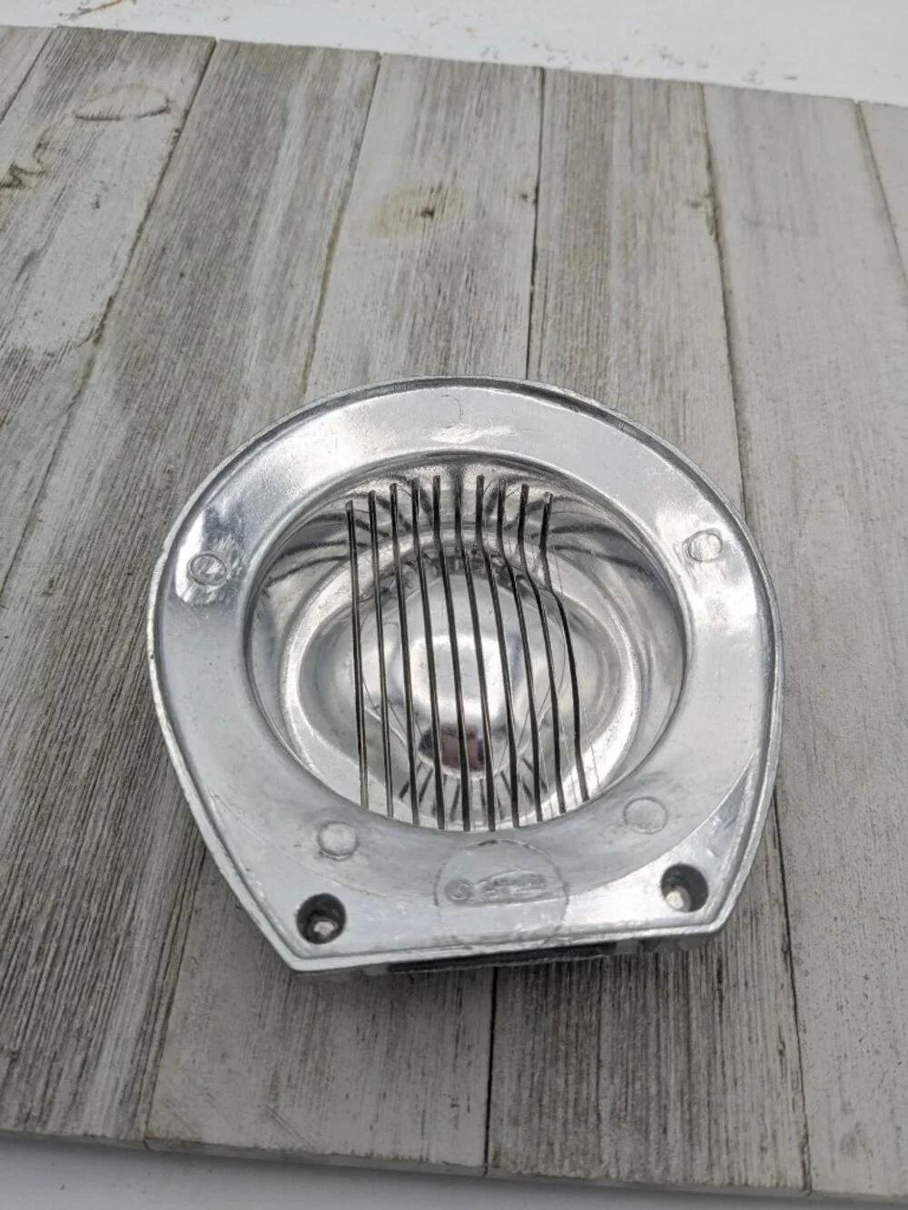 Vintage Metal Round Egg Fruit Vegetable Slicer Taiwan Silver